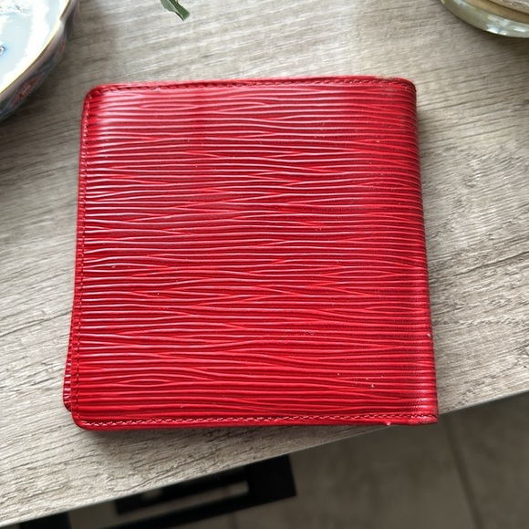 🔥 EUC AUTHENTIC RED EPI  WALLET - Picture 6 of 9